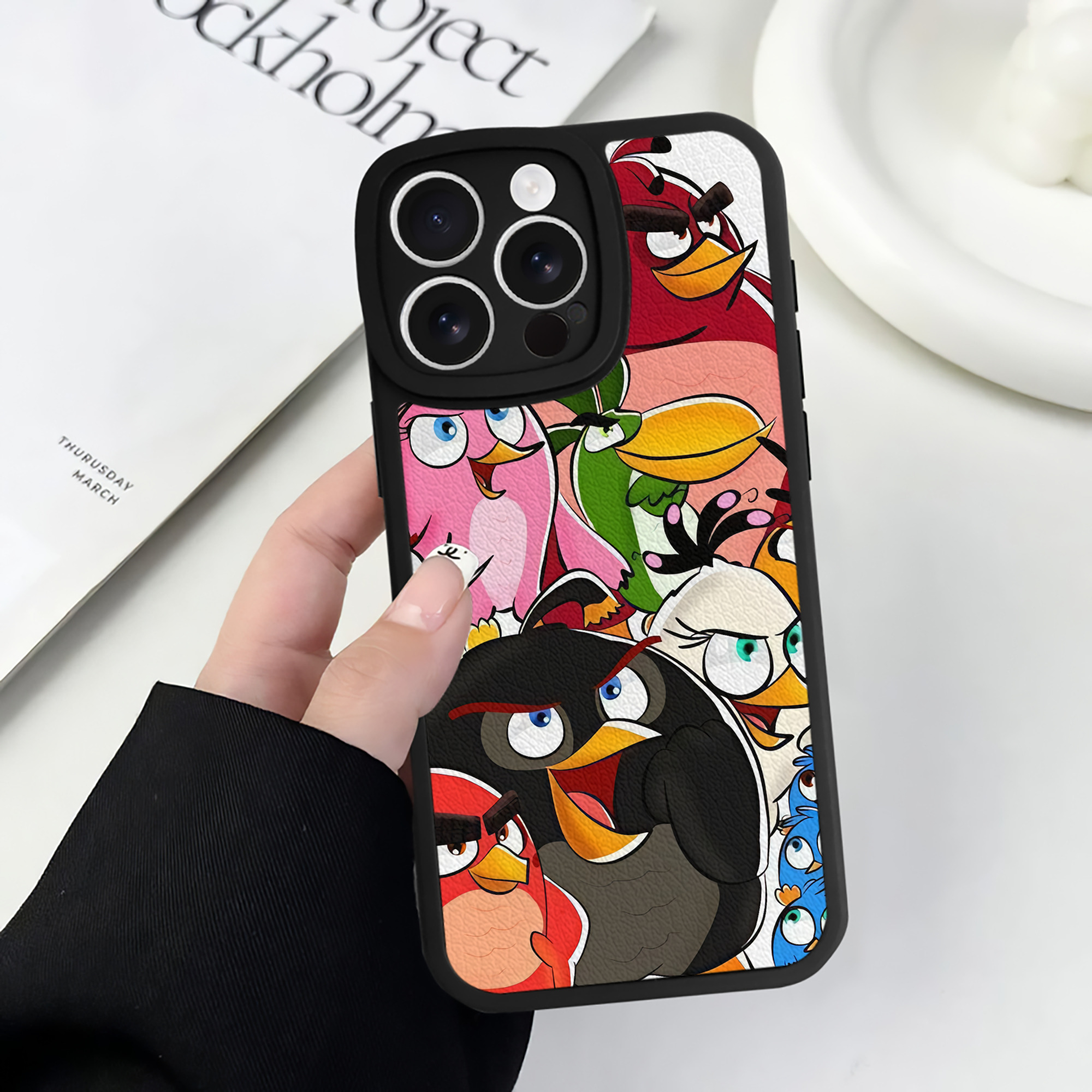 （画像用） Angry Birds アングリーバード 【iPhone 16シリーズ対応】シリコンスマホケース（レザー調） 材質：シリコン